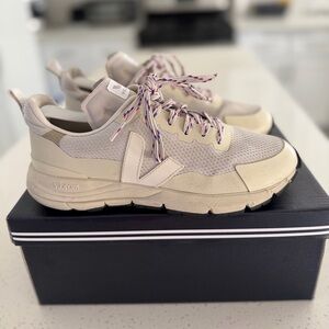 Veja Dekkan Mesh Low Top Sneakers Women's 7 US Natural White Round Roe Lace Up